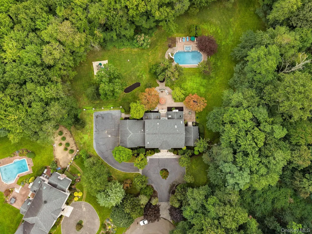 4 Ariana Court Oyster Bay, NY 11771