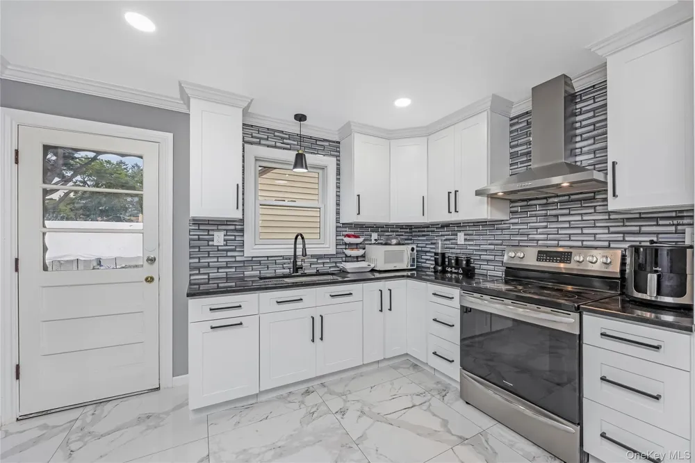 150 Holly Avenue Hempstead, NY 11550