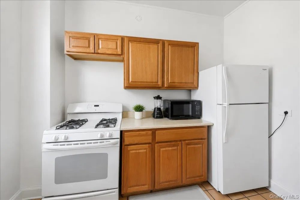 208 Tompkins Road Yonkers, NY 10703