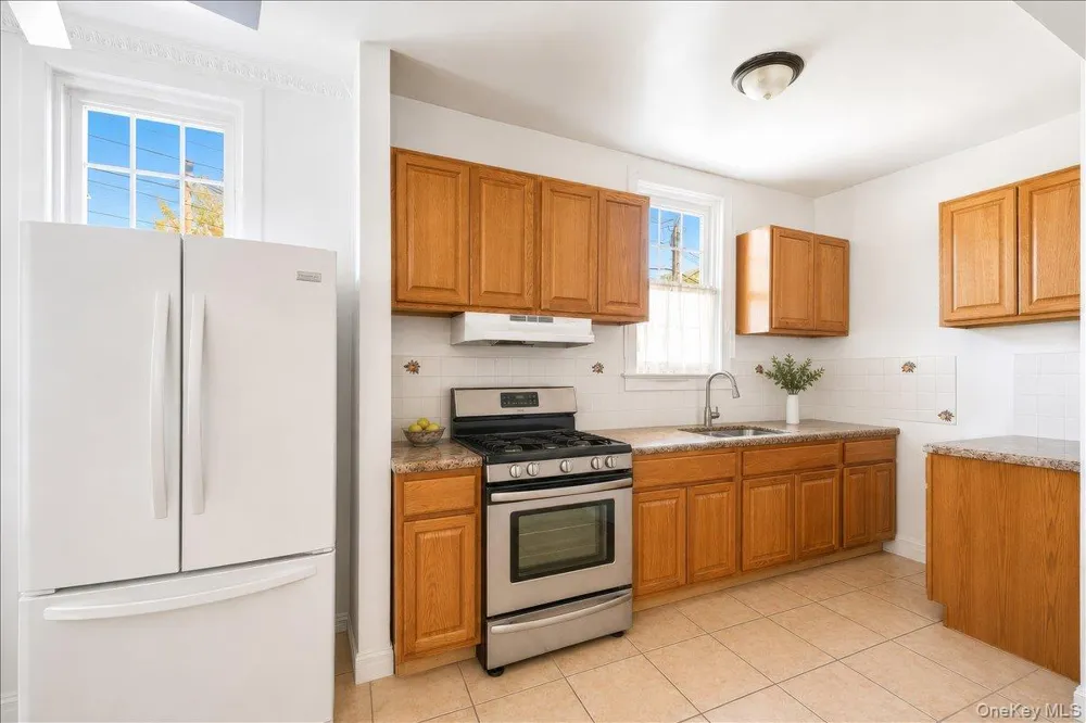 208 Tompkins Road Yonkers, NY 10703