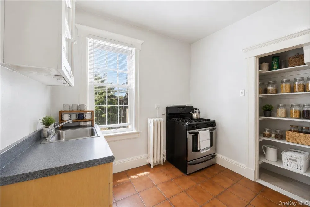 208 Tompkins Road Yonkers, NY 10703