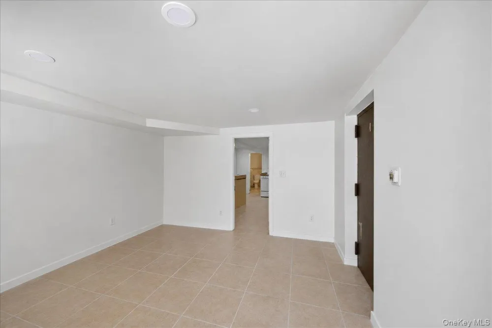 208 Tompkins Road Yonkers, NY 10703