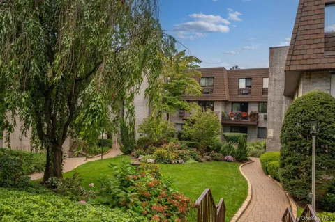 89 Broadway #204