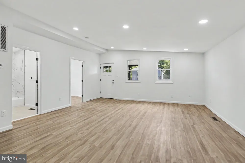 120 BILLINGSPORT ROAD Paulsboro, NJ 08066