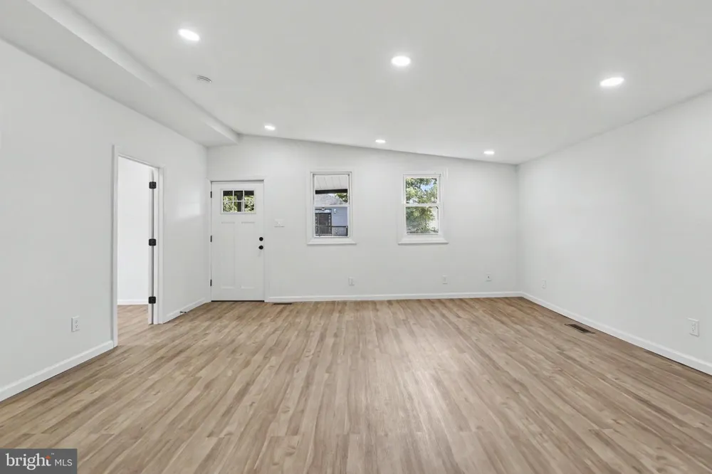 120 BILLINGSPORT ROAD Paulsboro, NJ 08066