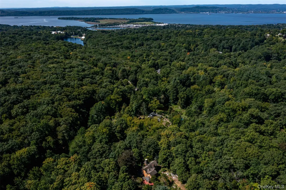 81 Glendale Road Ossining, NY 10562