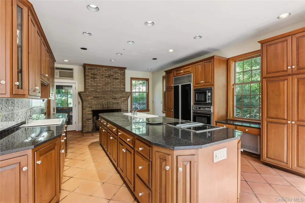 81 Glendale Road Ossining, NY 10562