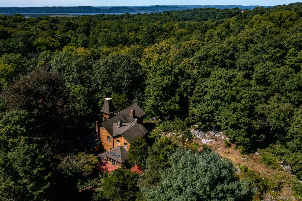 81 Glendale Road Ossining, NY 10562