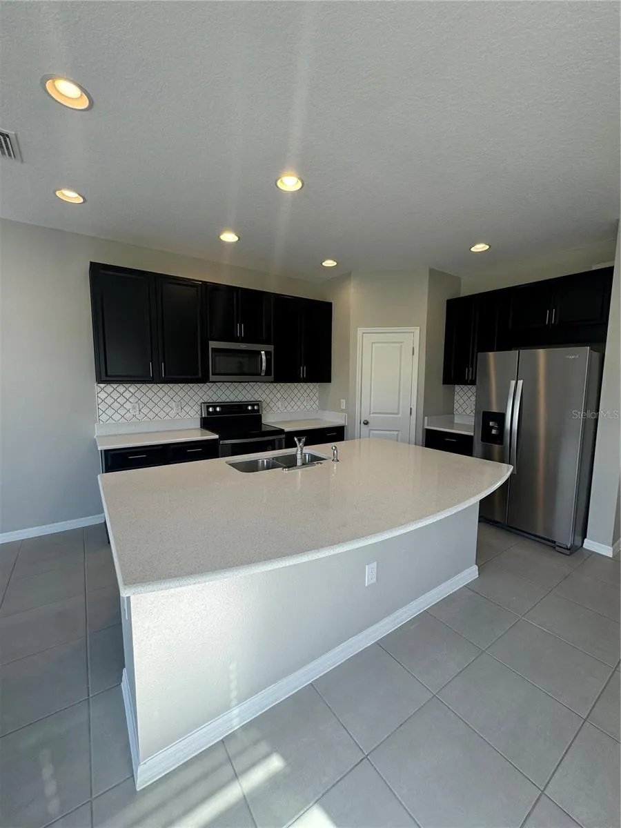 6104 WILLOWSIDE STREET Palmetto, FL 34221