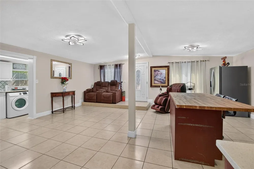 1727 WAIKIKI WAY Tampa, FL 33619