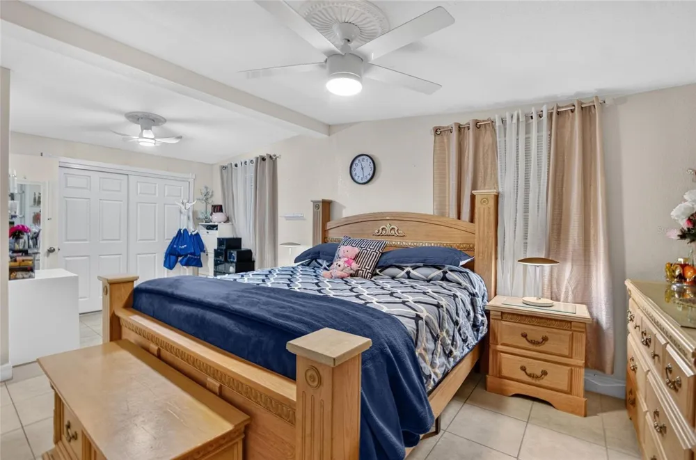 1727 WAIKIKI WAY Tampa, FL 33619