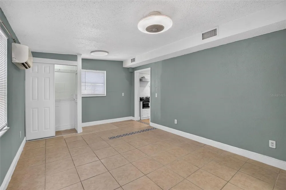 1727 WAIKIKI WAY Tampa, FL 33619