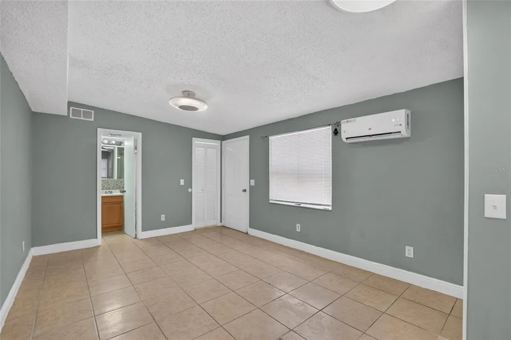1727 WAIKIKI WAY Tampa, FL 33619