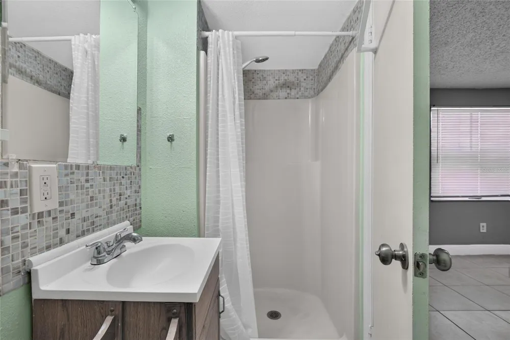 1727 WAIKIKI WAY Tampa, FL 33619