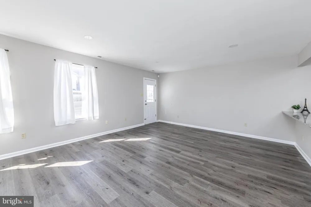 518 REPAUNO AVENUE Gibbstown, NJ 08027