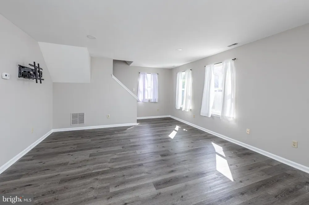 518 REPAUNO AVENUE Gibbstown, NJ 08027
