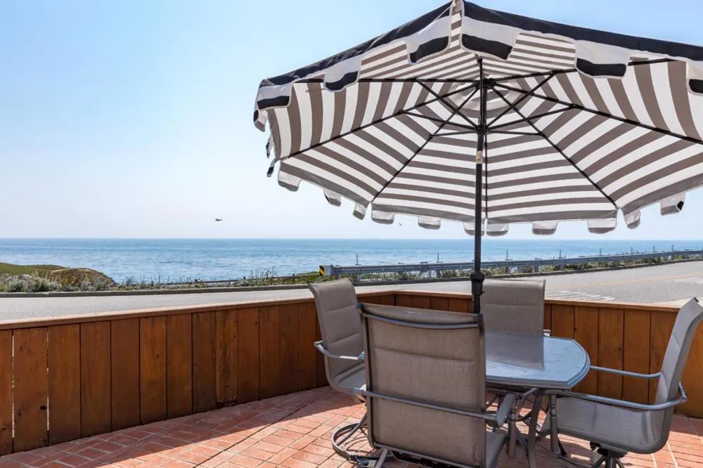 2302 W Cliff Drive Santa Cruz, CA 95060