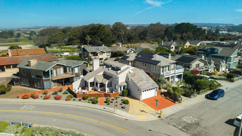 2302 W Cliff Drive Santa Cruz, CA 95060