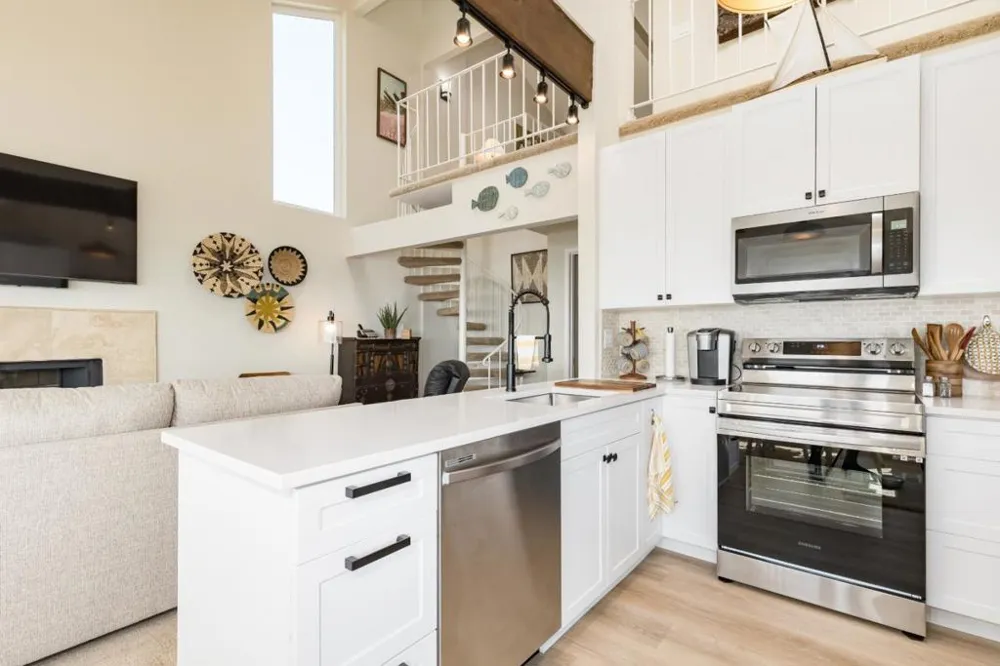 2302 W Cliff Drive Santa Cruz, CA 95060