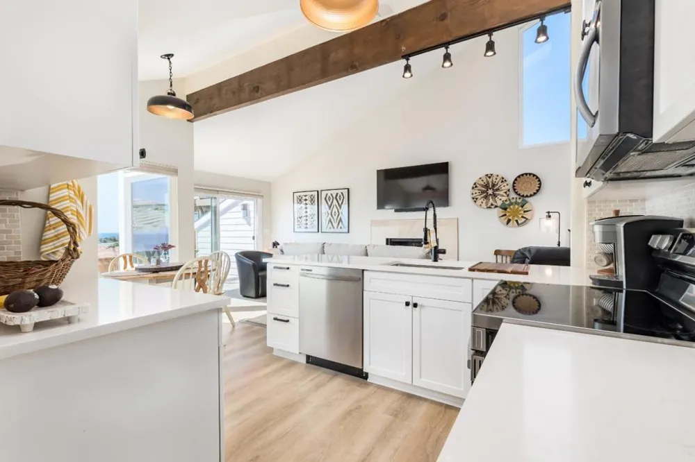 2302 W Cliff Drive Santa Cruz, CA 95060