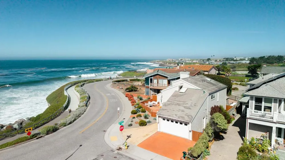 2302 W Cliff Drive Santa Cruz, CA 95060