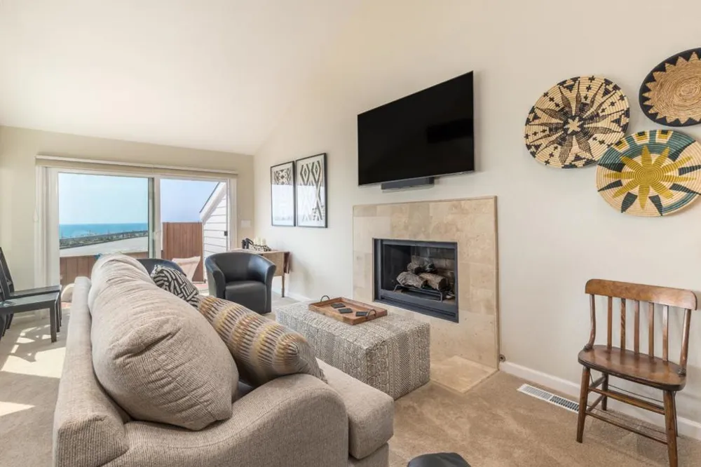 2302 W Cliff Drive Santa Cruz, CA 95060