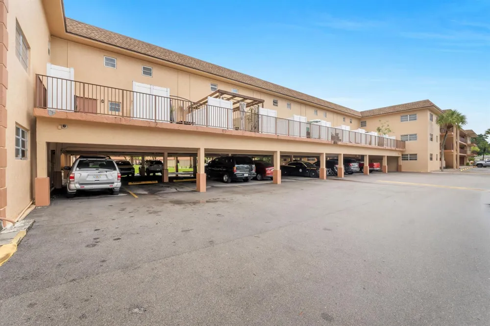 4171 NW 26TH STREET #T2 Lauderhill, FL 33313