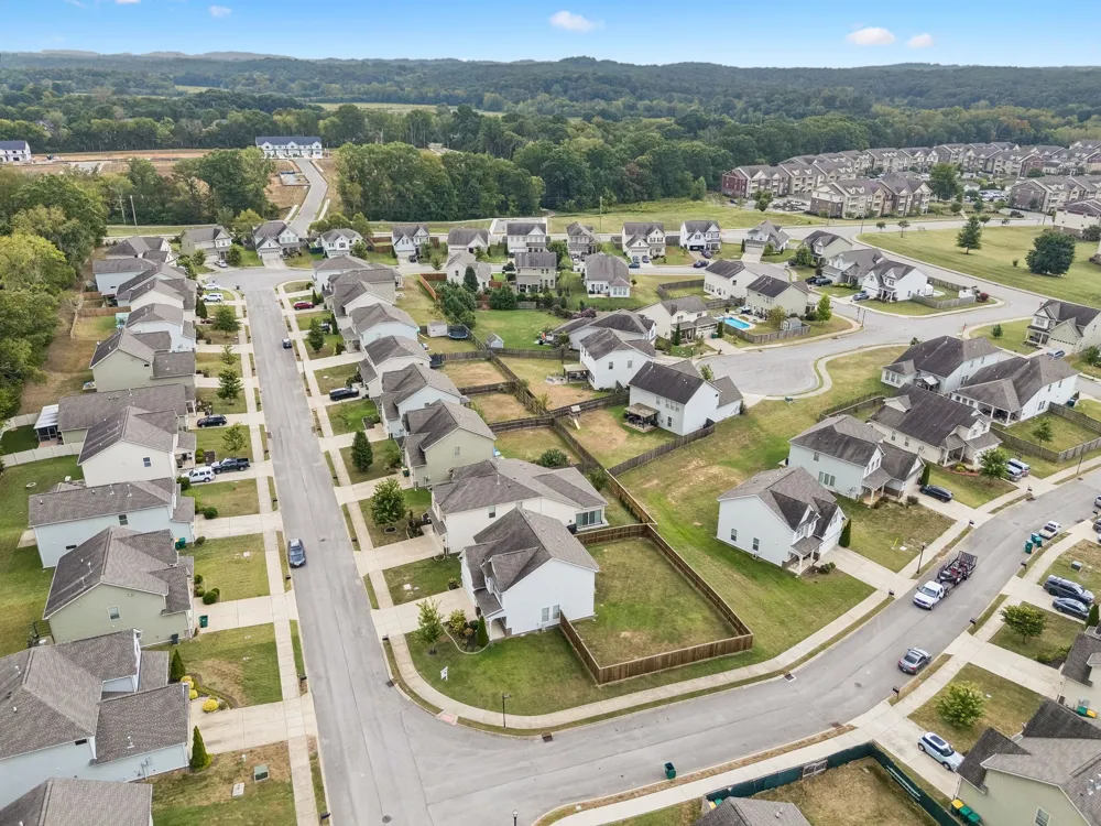 1045 Keeneland Dr Spring Hill, TN 37174