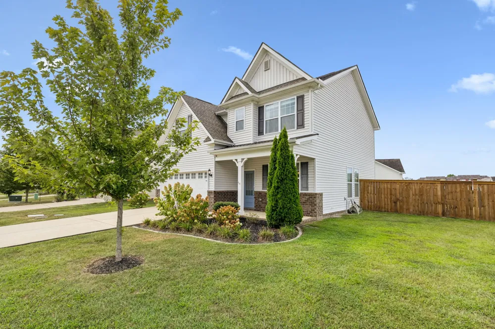1045 Keeneland Dr Spring Hill, TN 37174