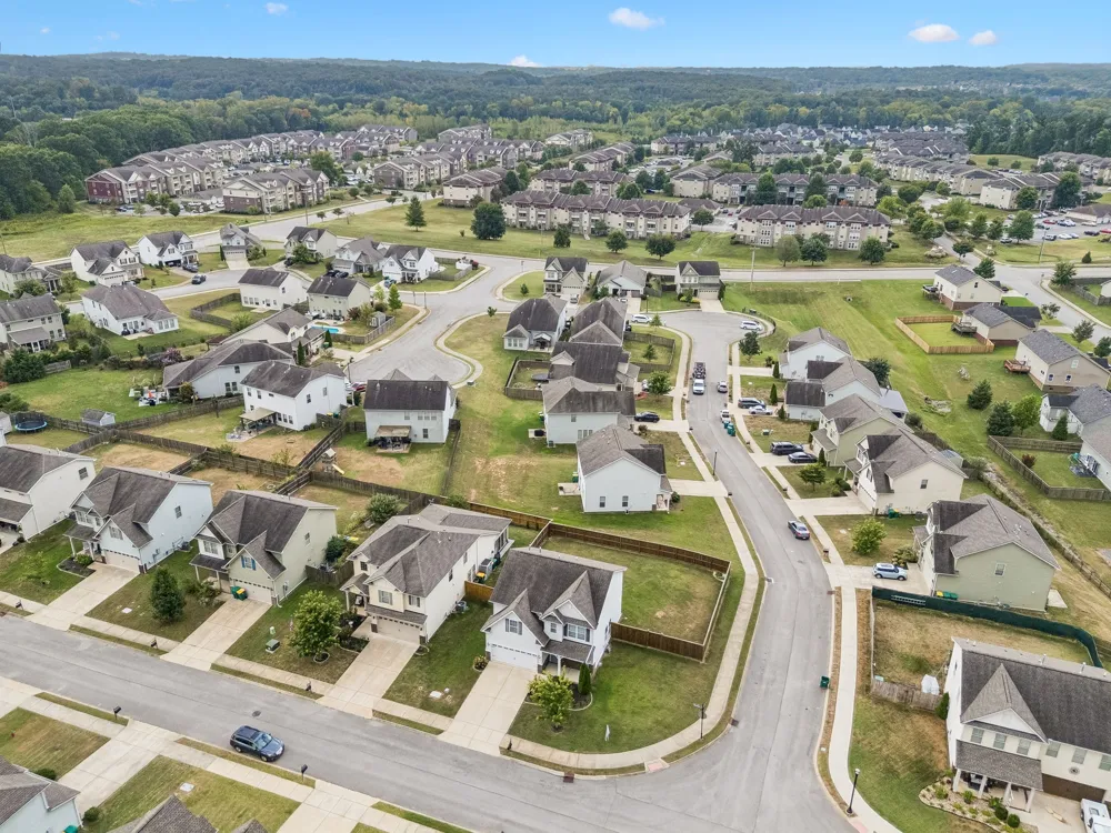 1045 Keeneland Dr Spring Hill, TN 37174