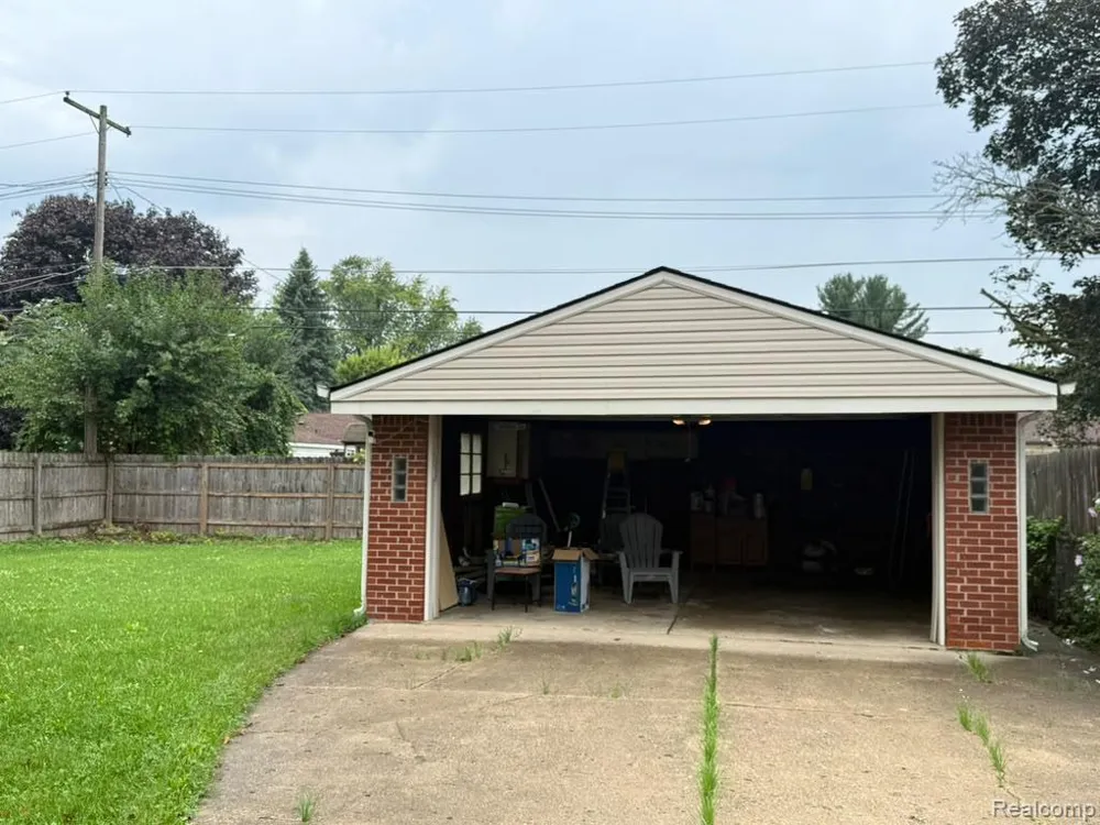 8863 Birkhill Drive Sterling Heights City, MI 48314