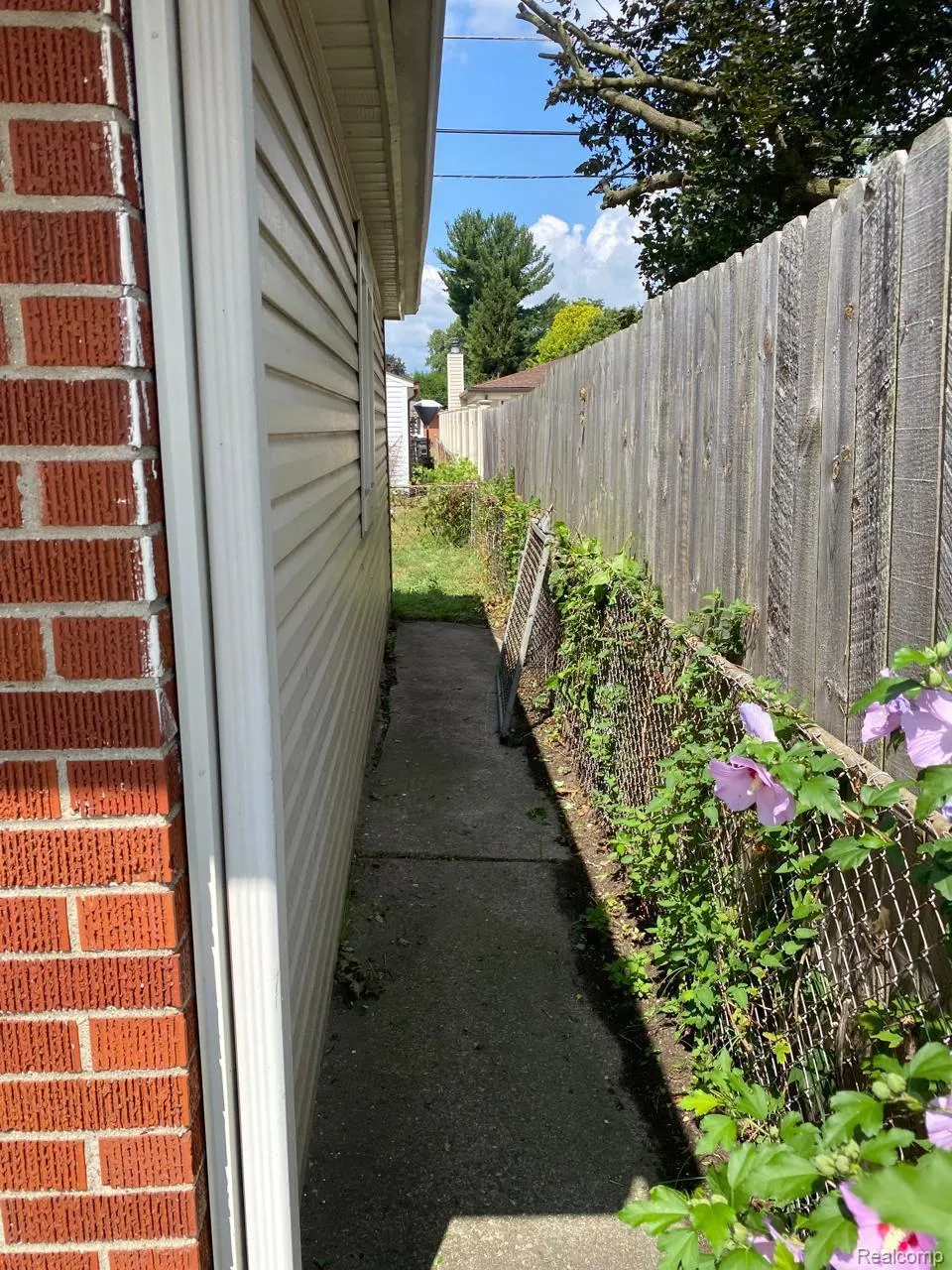 8863 Birkhill Drive Sterling Heights City, MI 48314