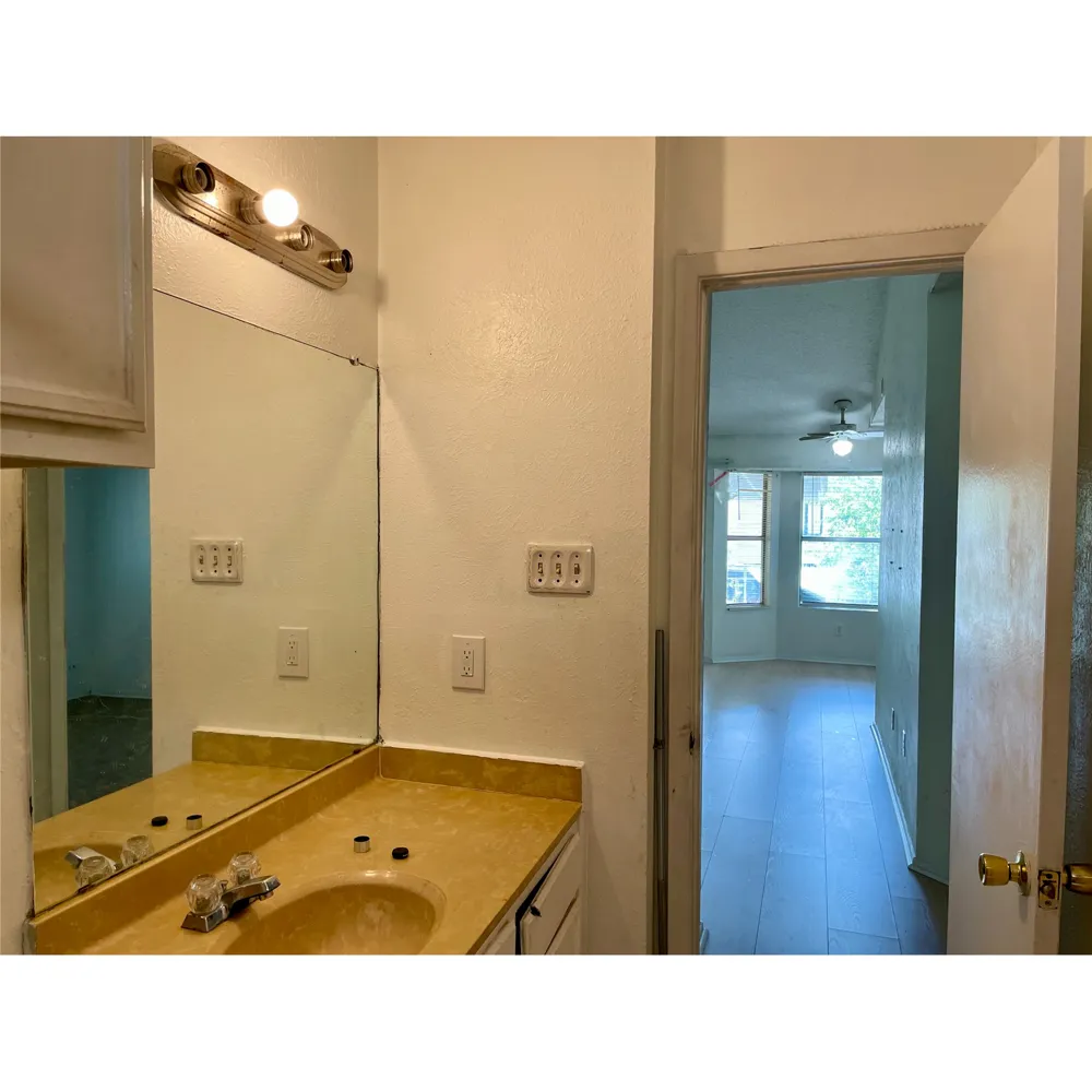 5507 Fence Row Austin, TX 78744
