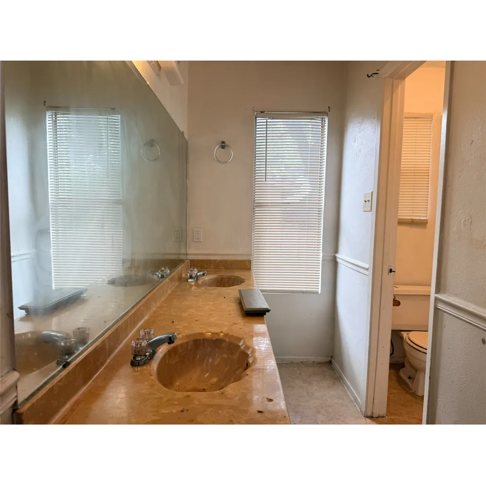 5507 Fence Row Austin, TX 78744