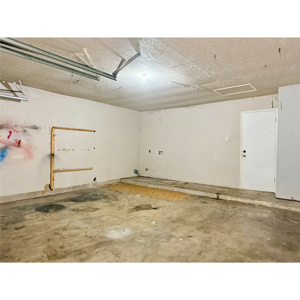 5507 Fence Row Austin, TX 78744
