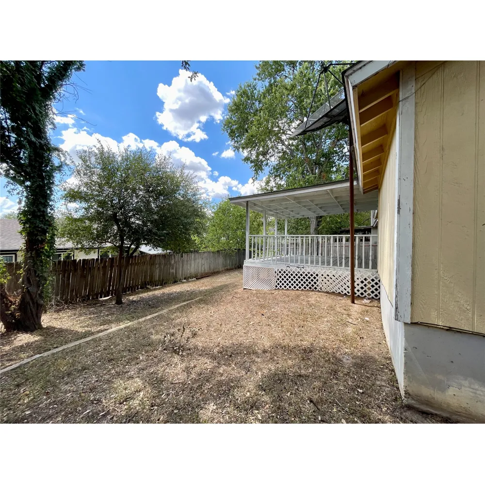 5507 Fence Row Austin, TX 78744