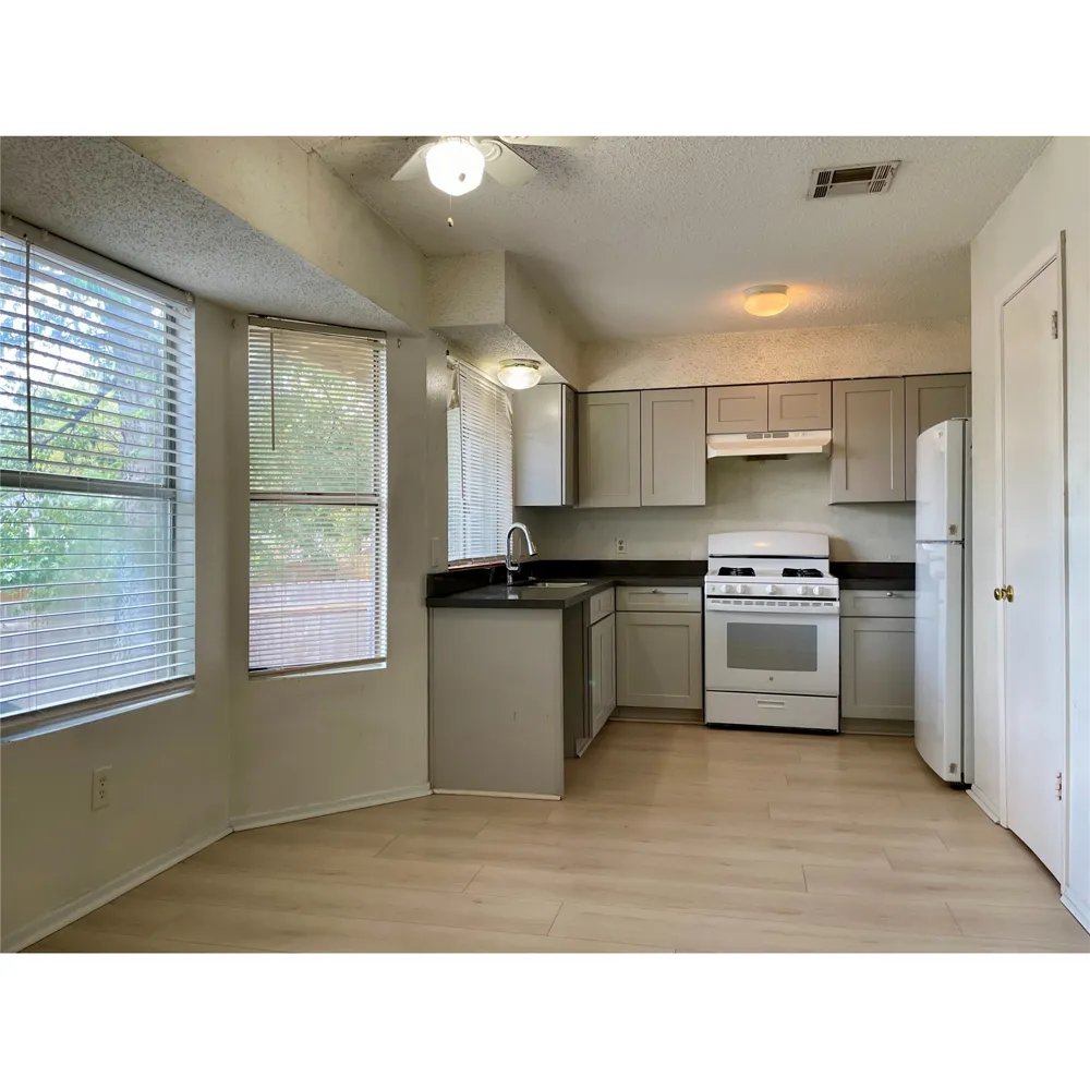 5507 Fence Row Austin, TX 78744