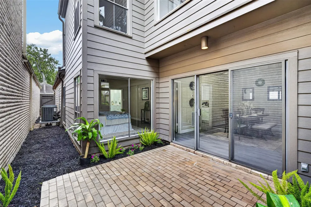 9592 Doliver Drive Houston, TX 77063