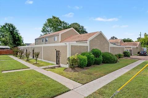 800 San Jacinto #201