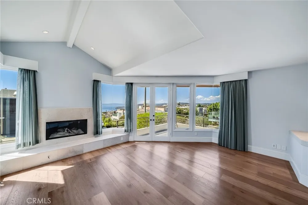 896 Quivera Laguna Beach, CA 92651