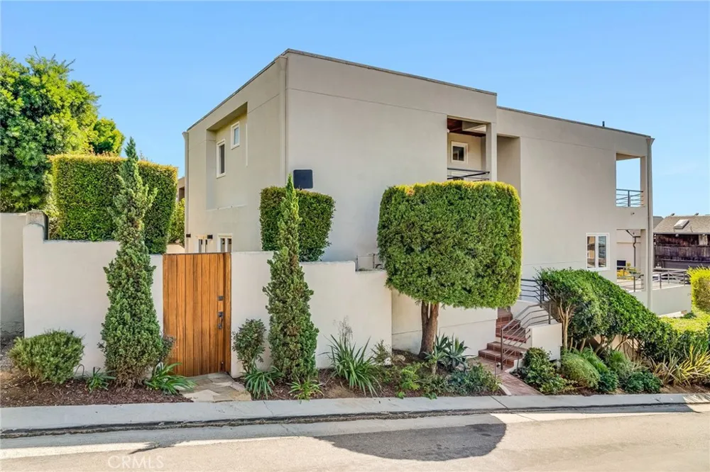 896 Quivera Laguna Beach, CA 92651