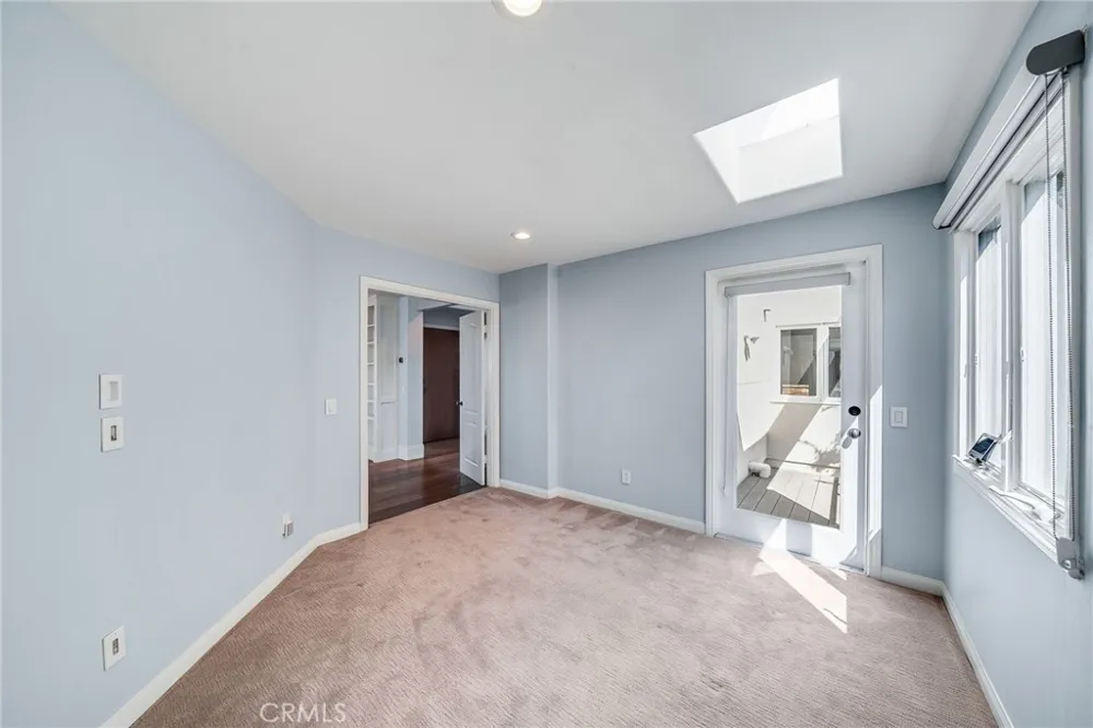 896 Quivera Laguna Beach, CA 92651