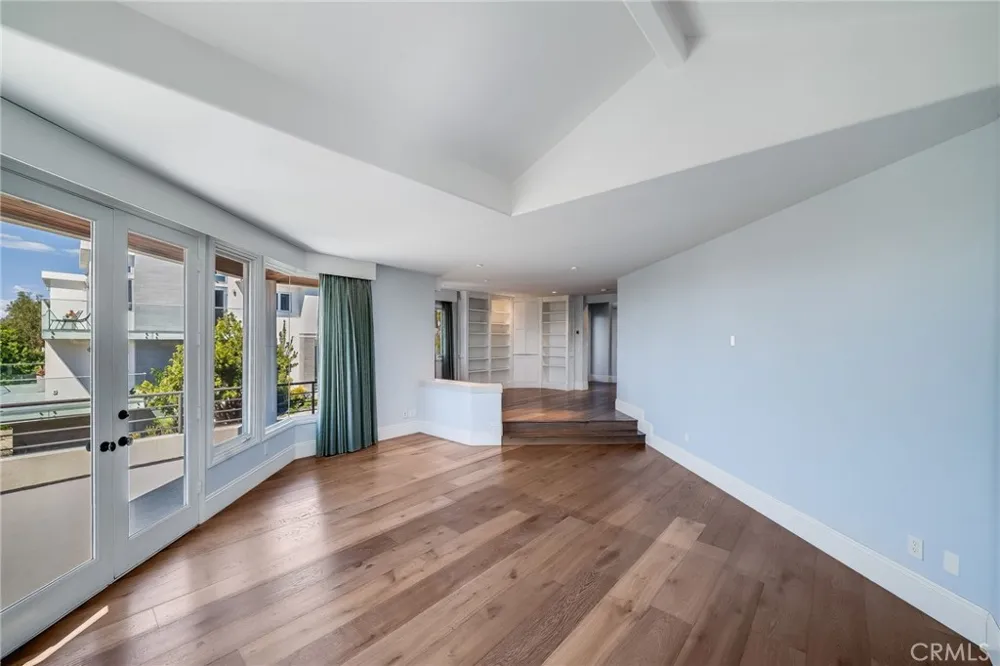 896 Quivera Laguna Beach, CA 92651