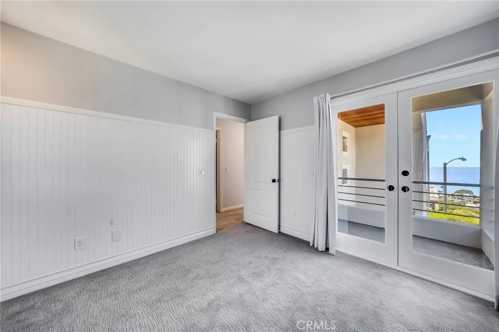 896 Quivera Laguna Beach, CA 92651