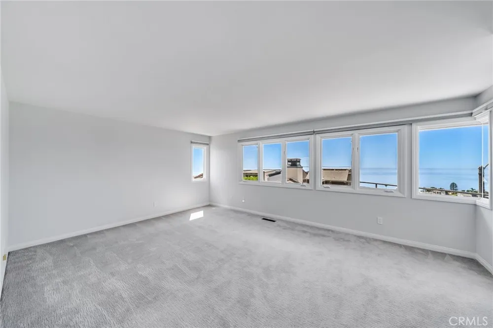 896 Quivera Laguna Beach, CA 92651