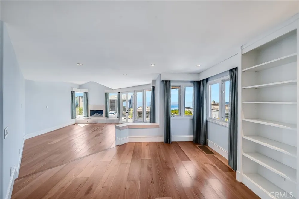 896 Quivera Laguna Beach, CA 92651