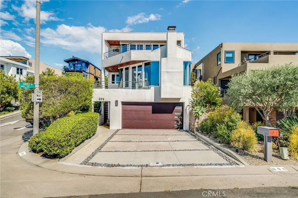896 Quivera Laguna Beach, CA 92651