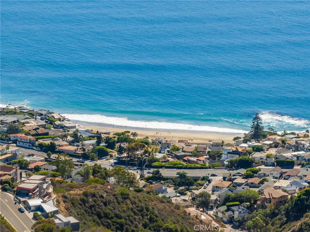 896 Quivera Laguna Beach, CA 92651
