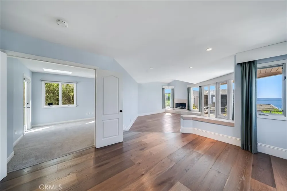 896 Quivera Laguna Beach, CA 92651