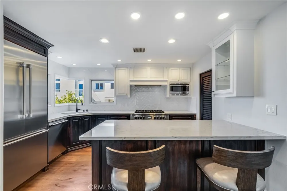 896 Quivera Laguna Beach, CA 92651